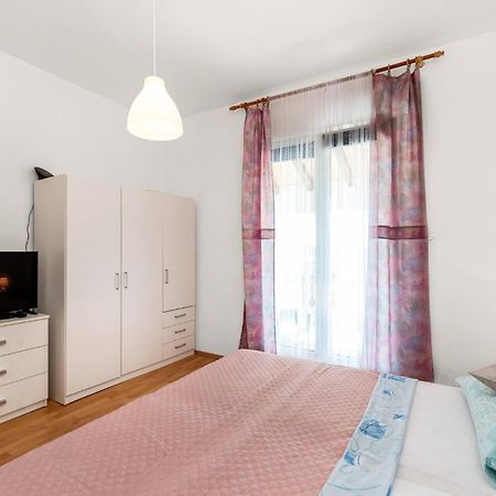 Apartment Lara Tribunj  Luaran gambar
