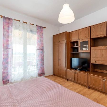 Apartment Lara Tribunj  Luaran gambar