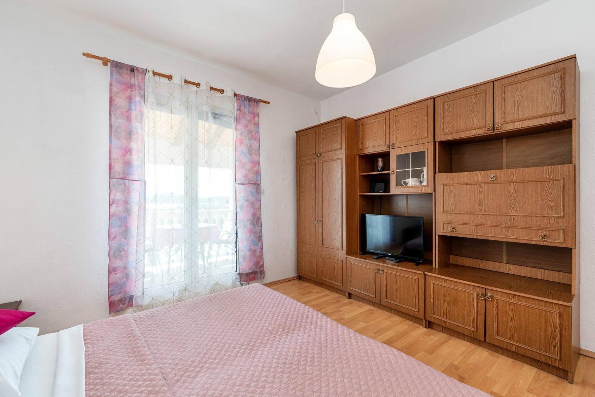 Apartment Lara Tribunj  Luaran gambar