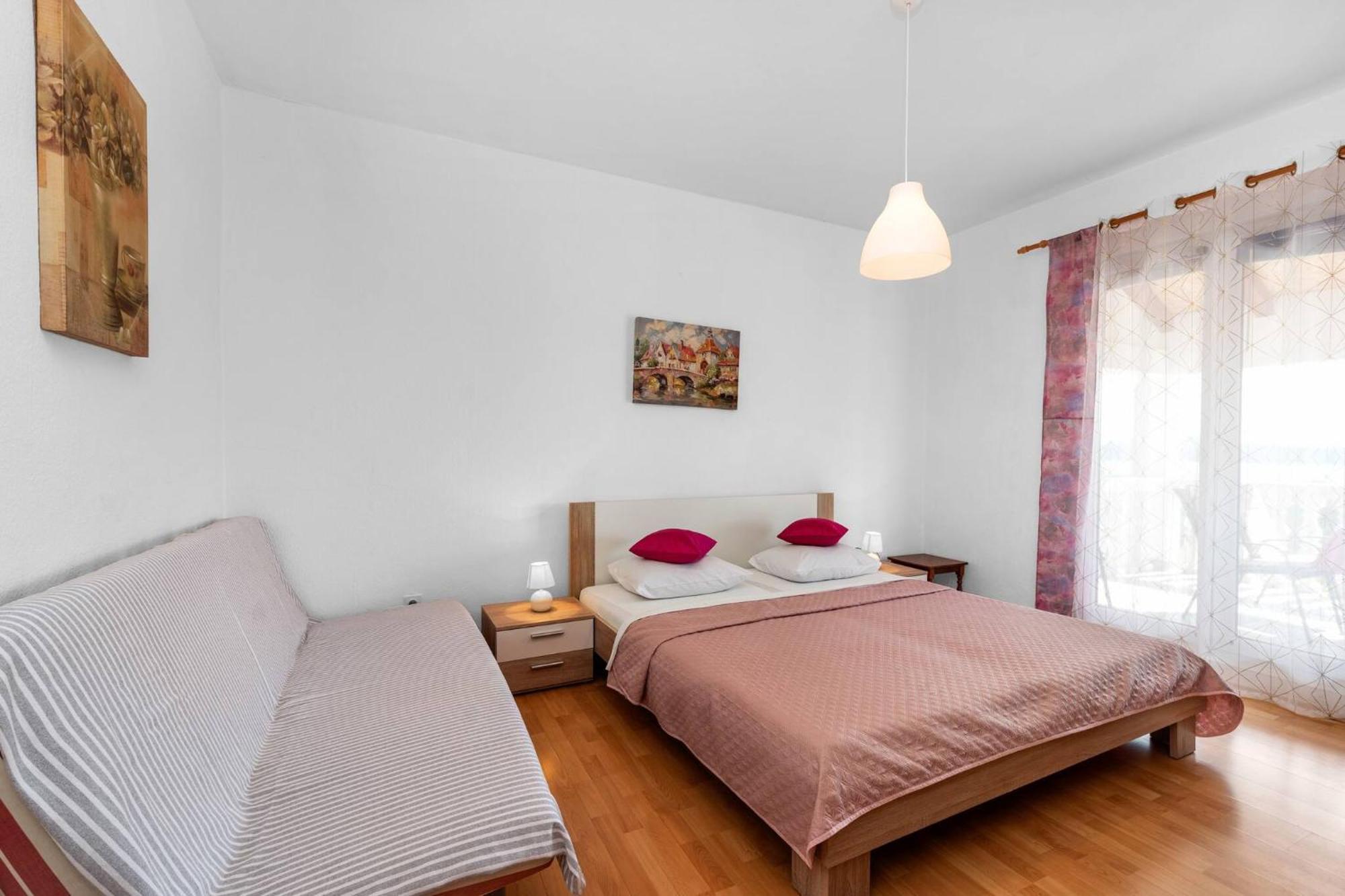 Apartment Lara Tribunj  Luaran gambar